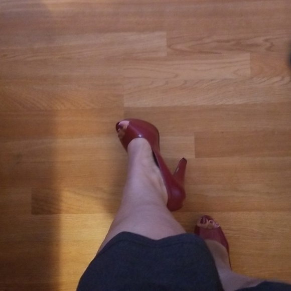 Shoes - Picture 2 of 5